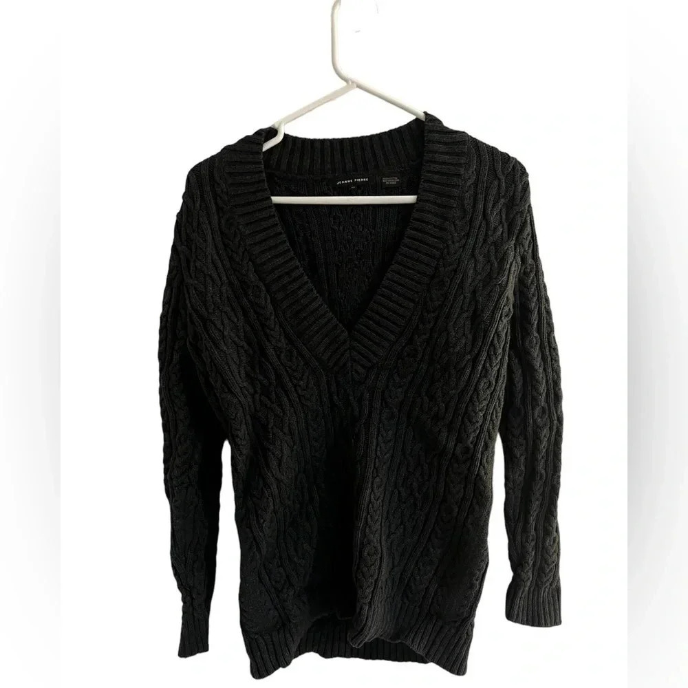 Jeanne Pierre size Medium dark gray thick knit sweater